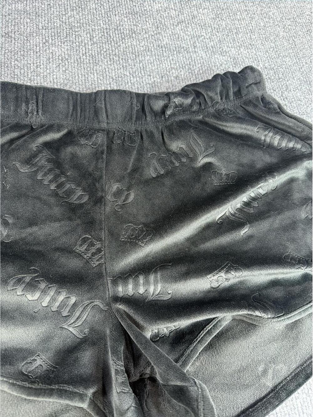Y2K Juicy Couture Black Velour Logo Shorts Size L - Velvet, 2000s, Loungewear - Picture 2 of 5